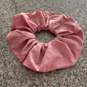 Lululemon Oversized Scrunchie